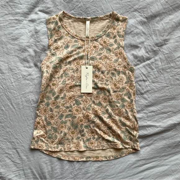 Rylee and cru tank - Picture 2 of 3